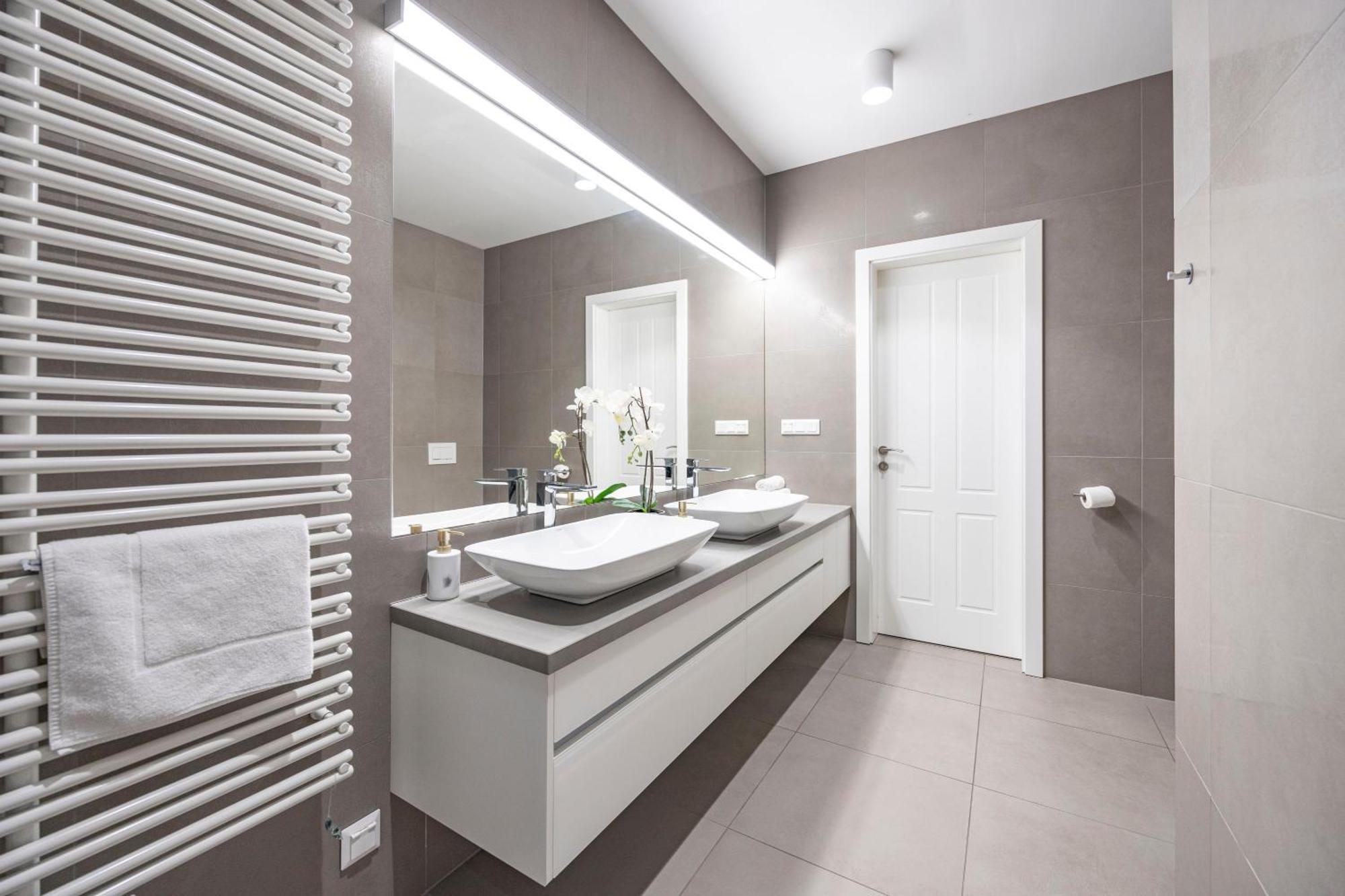Stylish & Spacious Central Suite By Prestige Homes Budapest Exterior photo