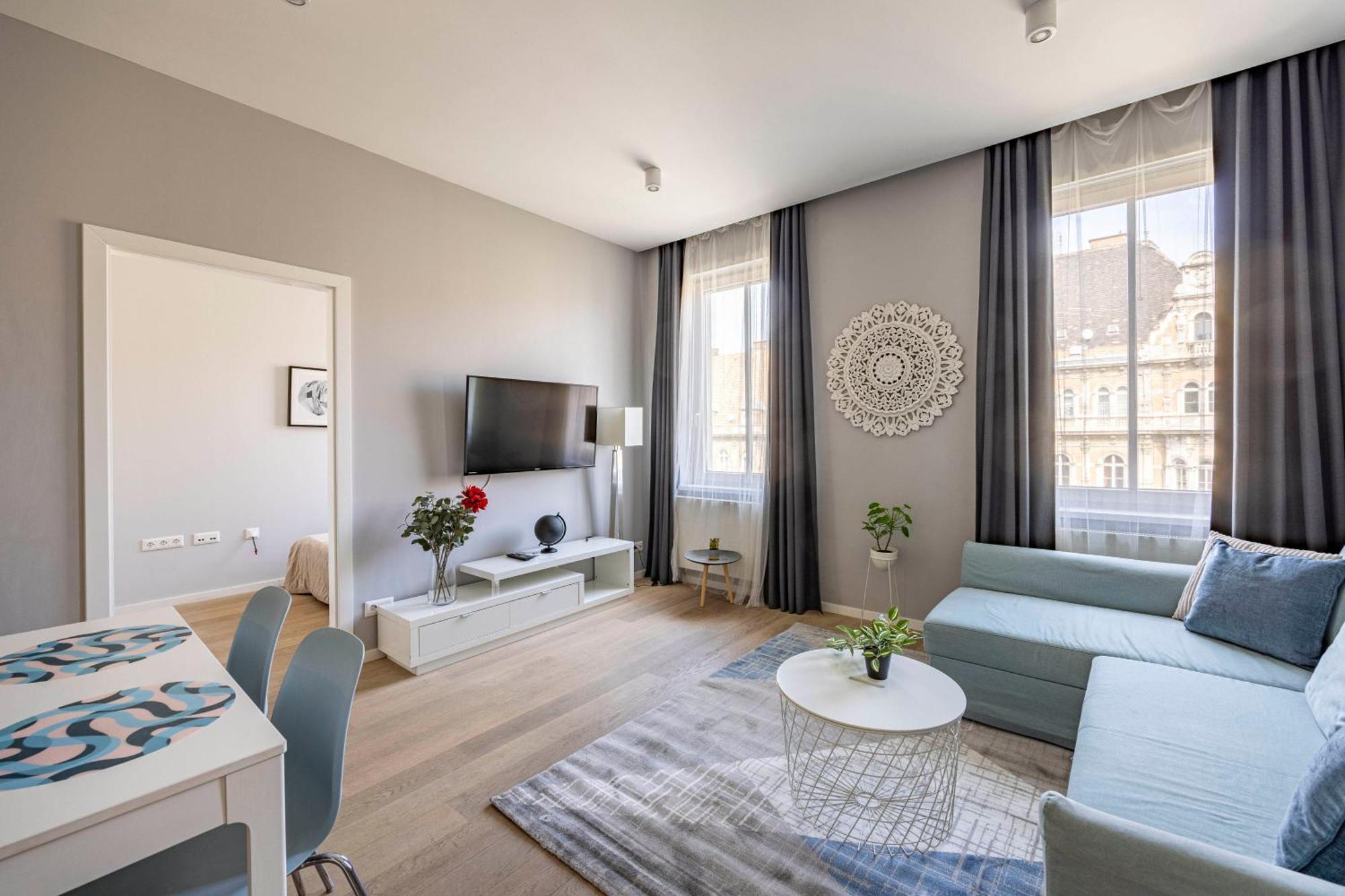 Stylish & Spacious Central Suite By Prestige Homes Budapest Exterior photo